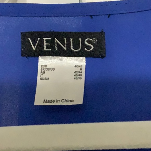 Ladies size medium blue top - Picture 3 of 3